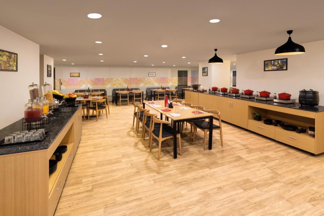 Ginger Ahmedabad Rto Circle Hotell Exteriör bild